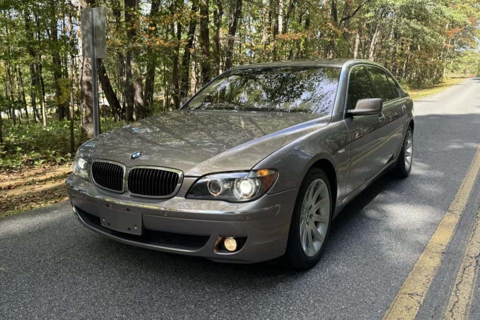 2006 BMW E65/E66 7-Series sold for $11,000