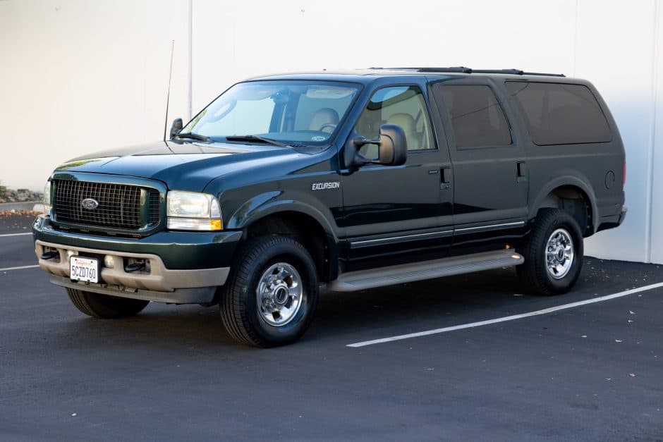 2003 Ford Excursion sold for $43,250