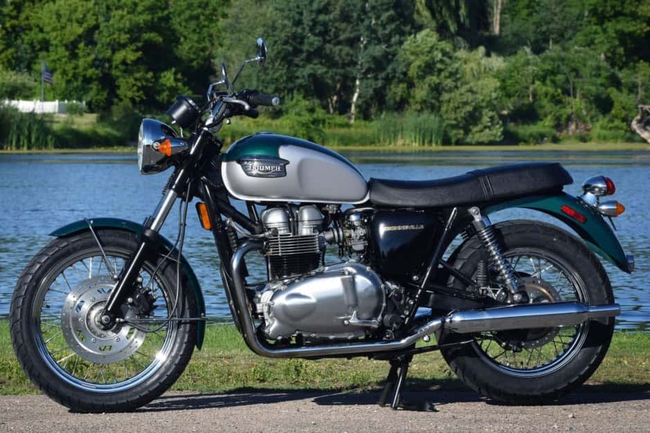 2002 Triumph New Bonneville (2000+) sold for $5,100