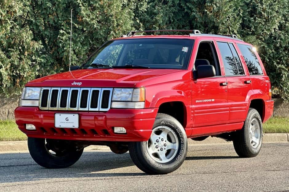 1998 Jeep ZJ Grand Cherokee sold for $7,450