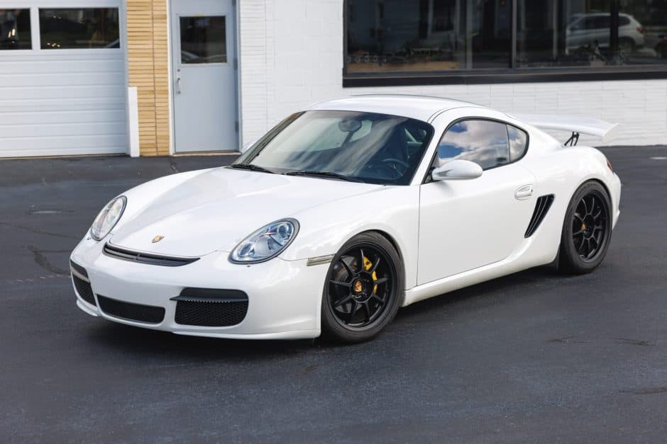 2008 Porsche 987 Cayman sold for $36,001
