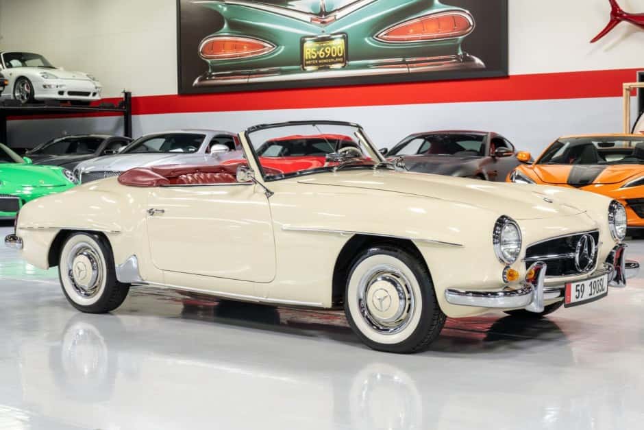 1959 Mercedes-Benz 190SL sold for $105,000