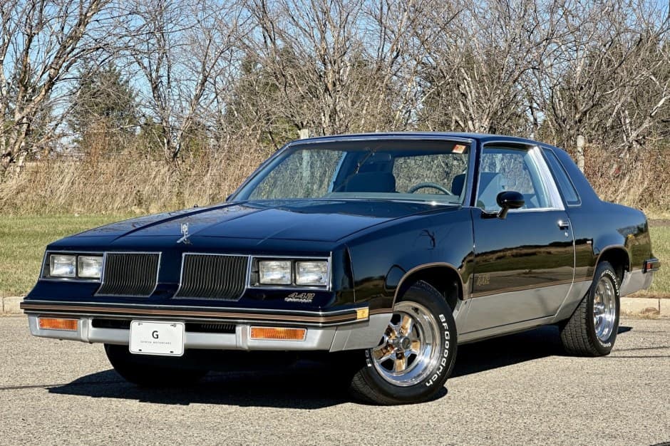 1986 Oldsmobile 442 sold for $16,250