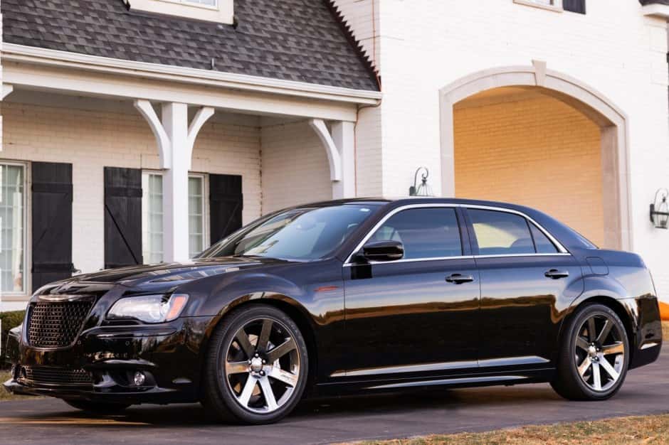 2013 Chrysler 300 (2005-2023) sold for $33,000