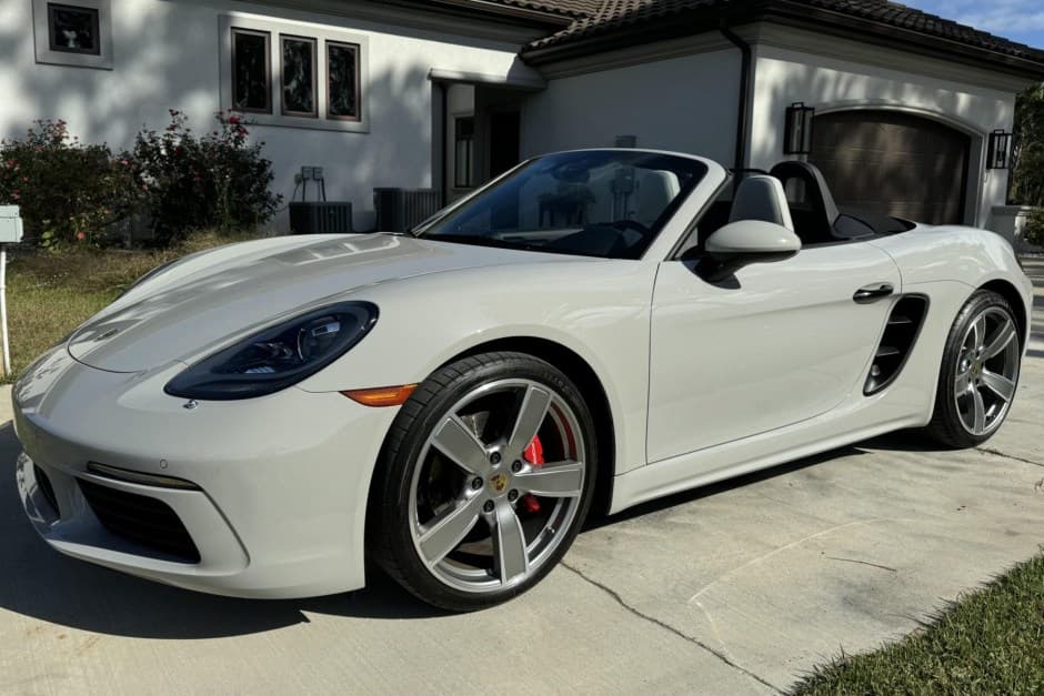 2019 Porsche 982 718 Boxster sold for $67,000