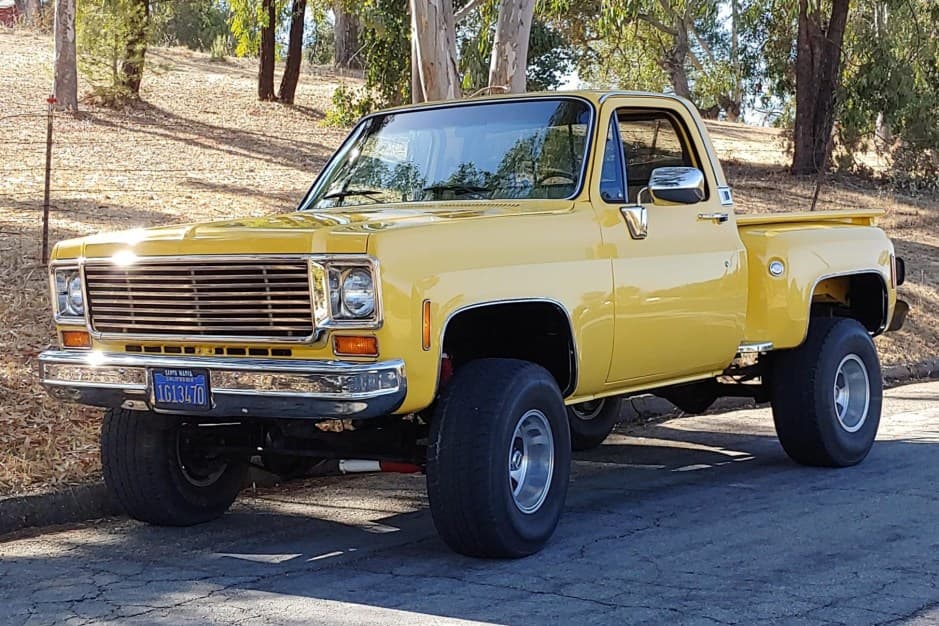 1977 Chevrolet C/K (1973-1991) sold for $23,000