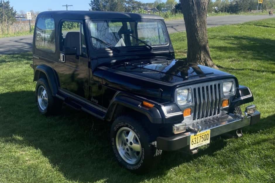 1990 Jeep Wrangler YJ (1987-1995) sold for $9,000