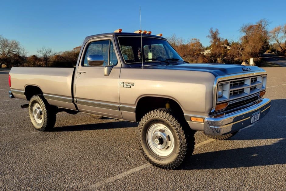 1989 Dodge Ram (1981-1993) sold for $32,000