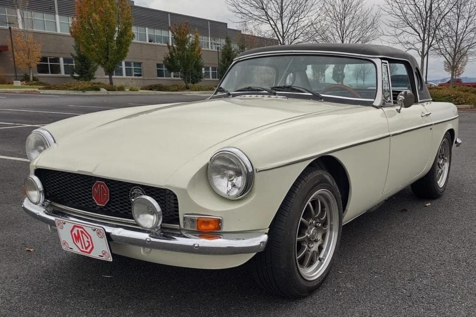 1969 MG MGC sold for $10,500