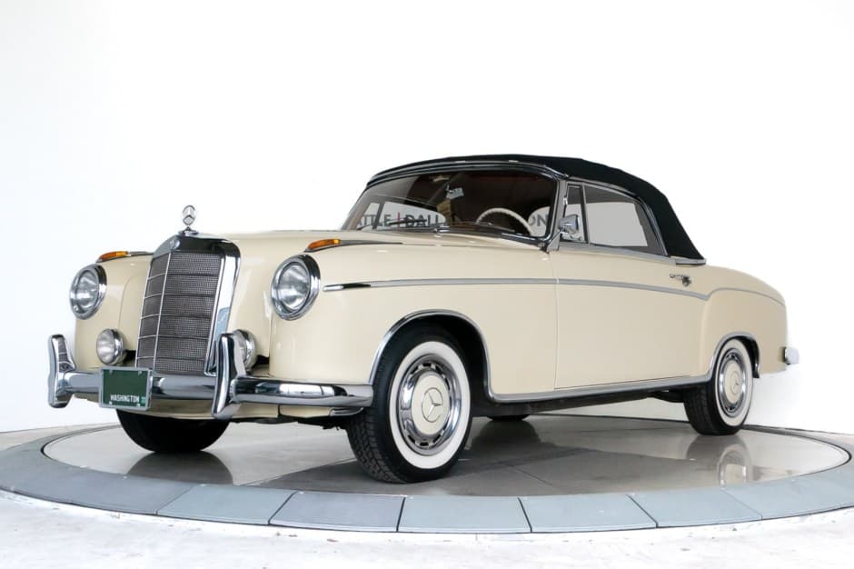 1960 Mercedes-Benz Ponton sold for $85,000