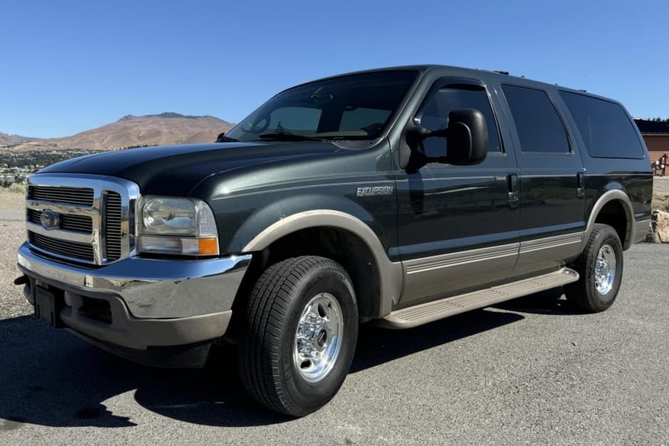 2001 Ford Excursion sold for $26,000