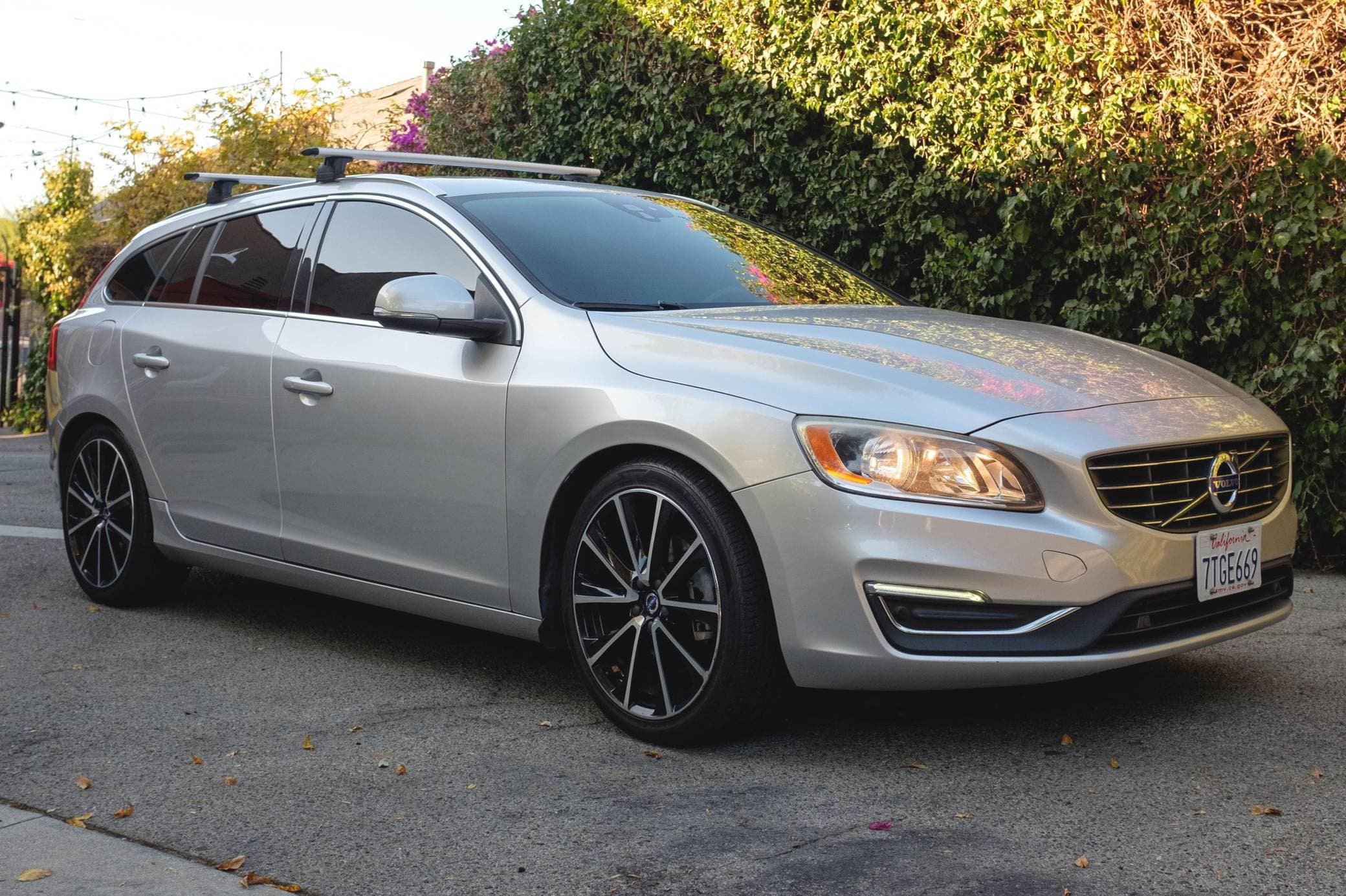 2016 Volvo V60 sold for $8,901