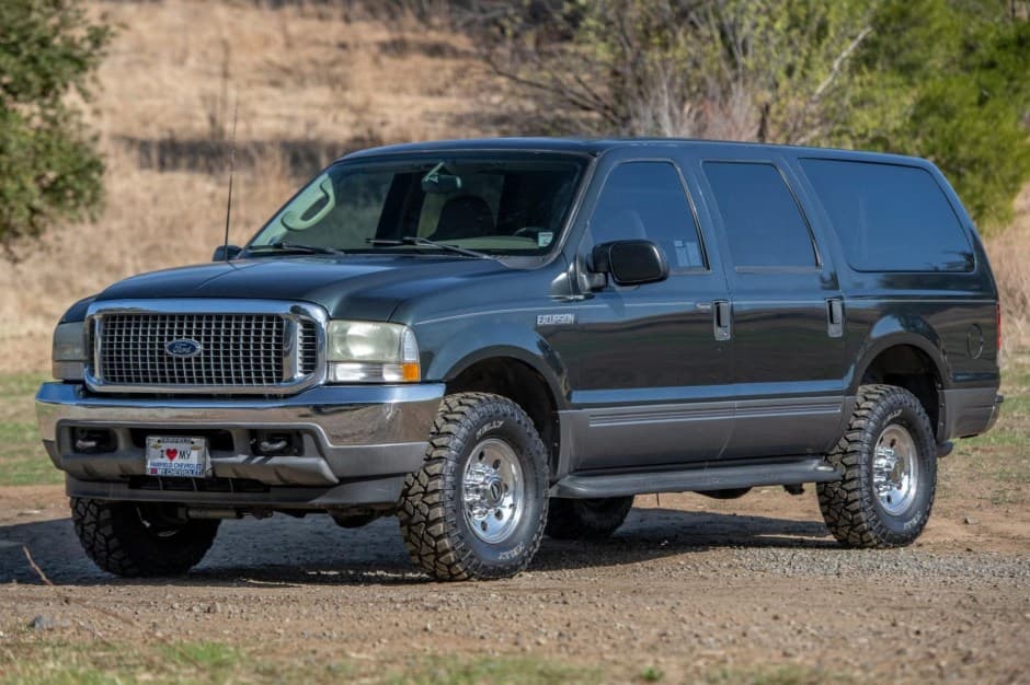 2003 Ford Excursion sold for $6,000