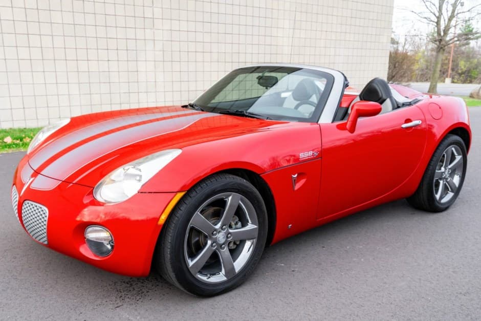 2008 Pontiac Solstice sold for $10,000