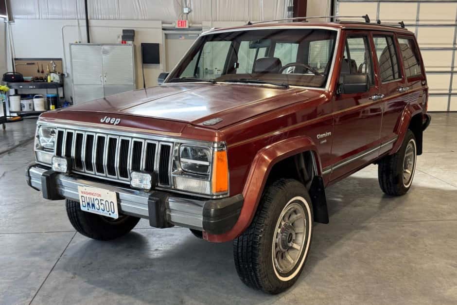 1985 Jeep XJ Cherokee sold for $16,500