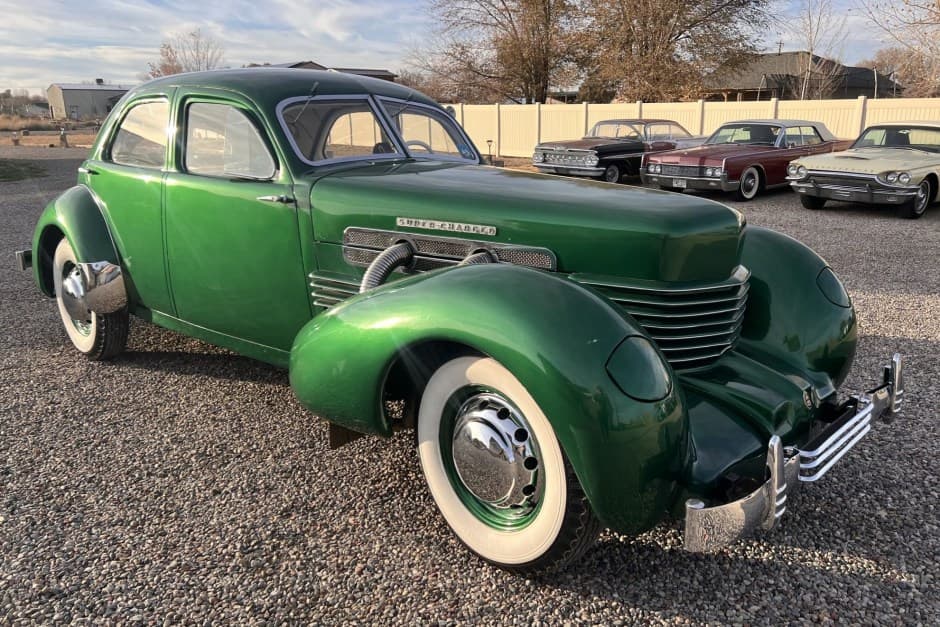 1937 Cord 810/812 sold for $27,250