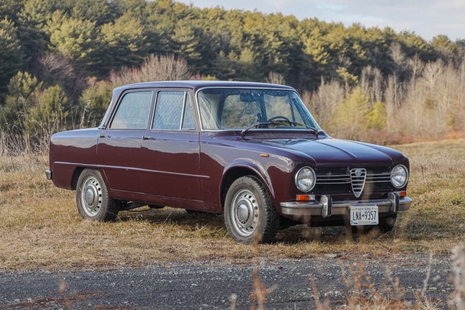 1971 Alfa Romeo 105 Series Sedan sold for $17,000