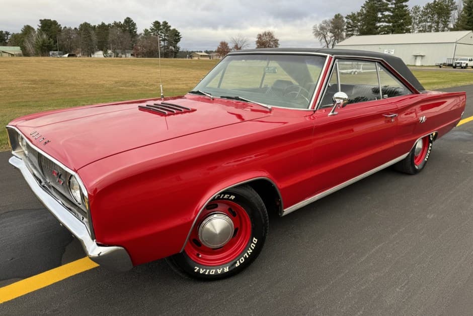 1967 Dodge Coronet sold for $32,500