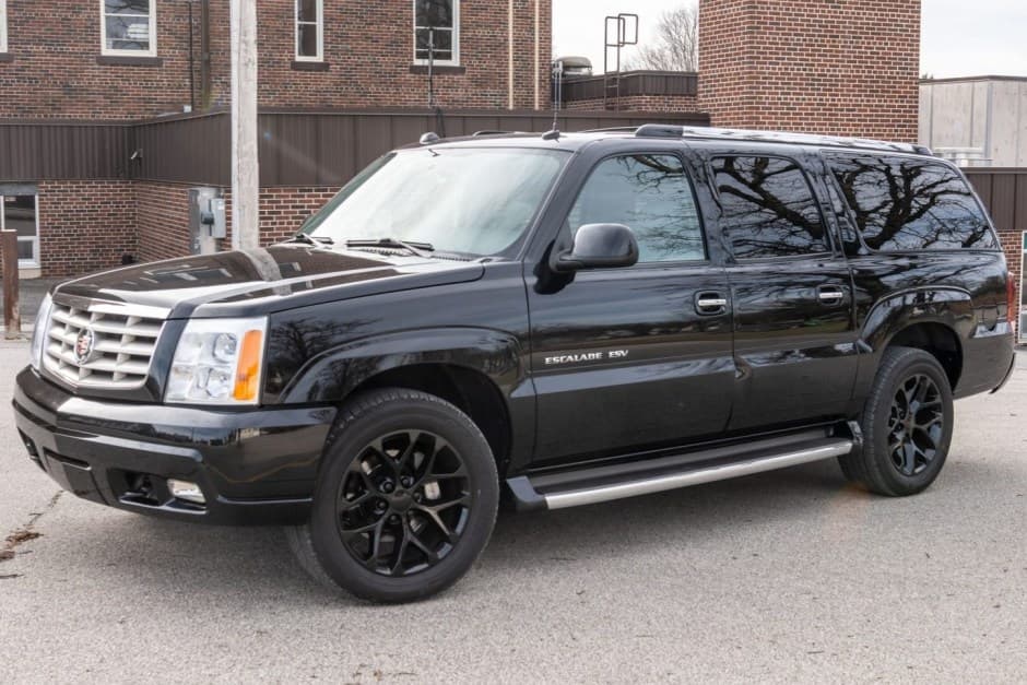 2004 Cadillac Escalade & EXT GMT800 (2002-2006) sold for $19,052