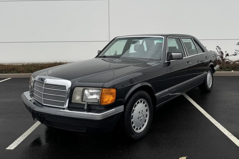 1990 Mercedes-Benz W126 S-Class sold for $16,314