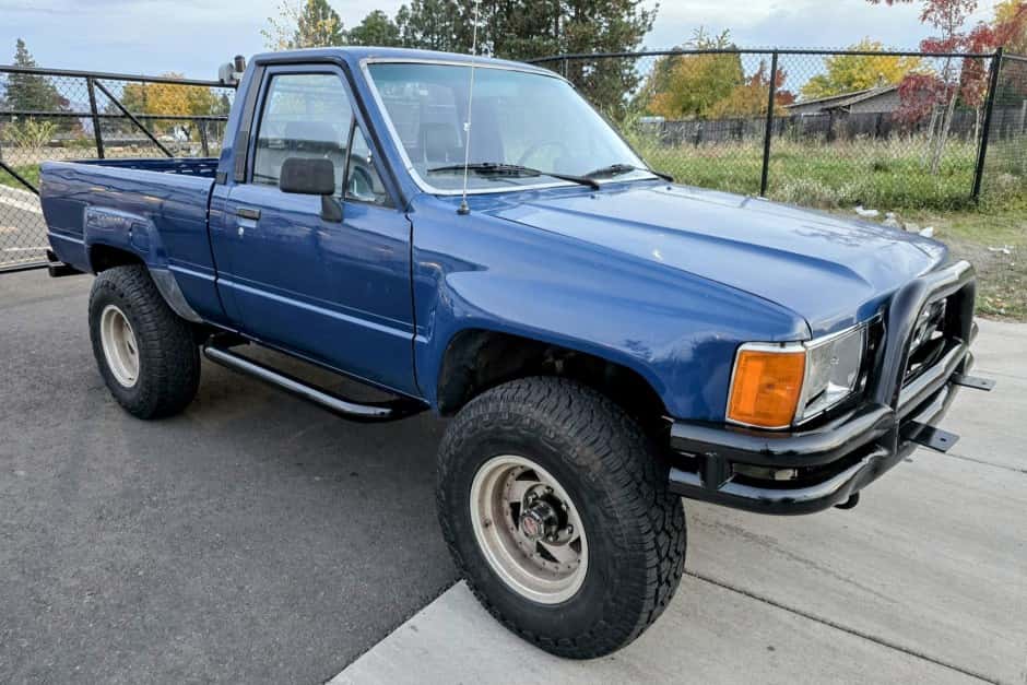 1986 Toyota Pickup (N50/N60/N70 1984-1988) sold for $8,100