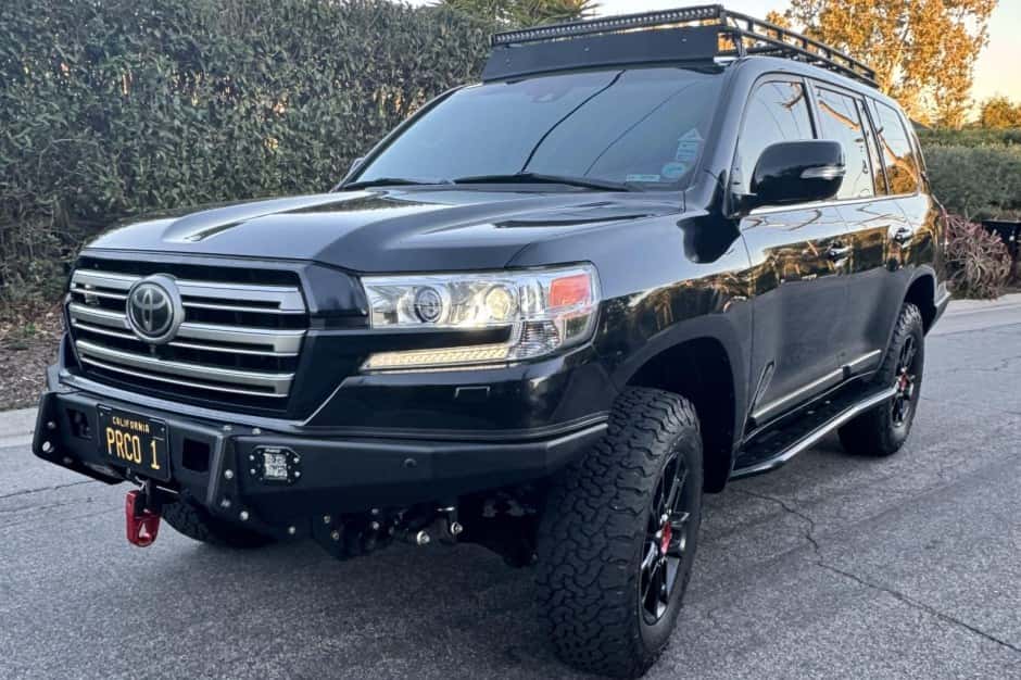 2016 Toyota Land Cruiser 200-Series sold for $71,000