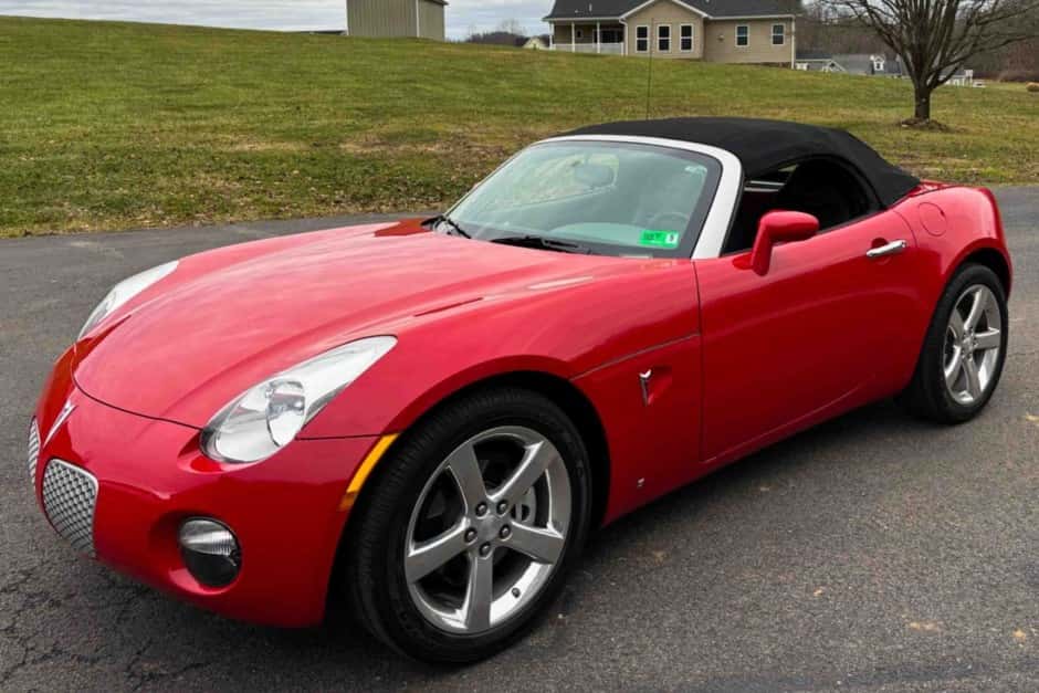 2008 Pontiac Solstice sold for $11,500