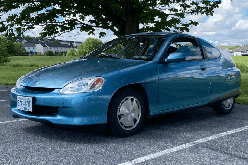 2001 Honda Insight sold for $7,777
