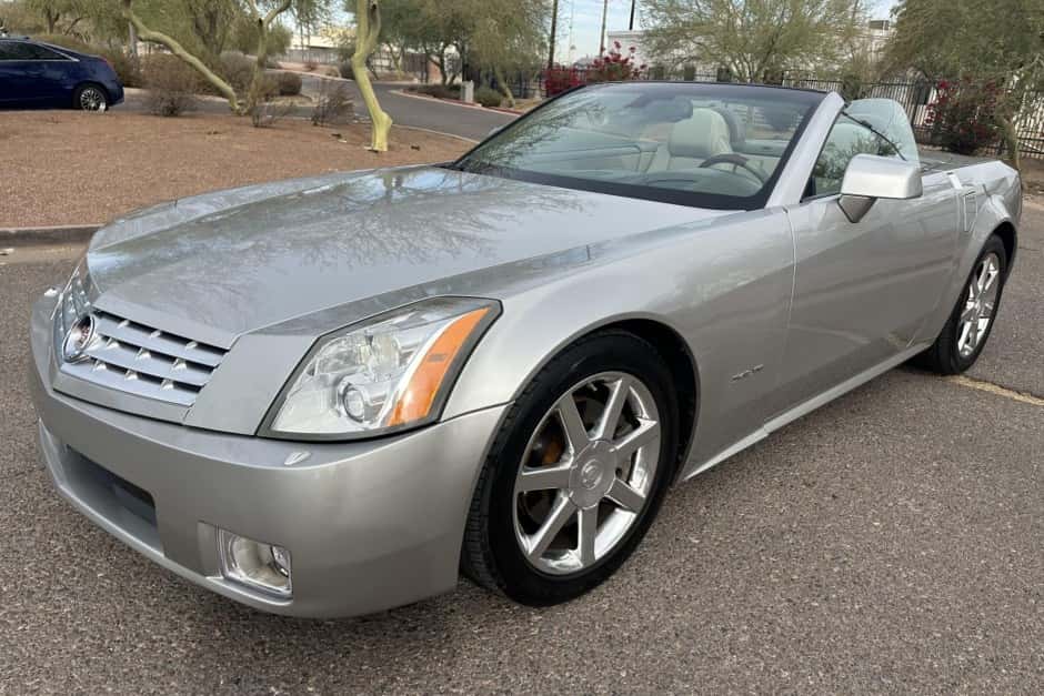 2005 Cadillac XLR sold for $17,255