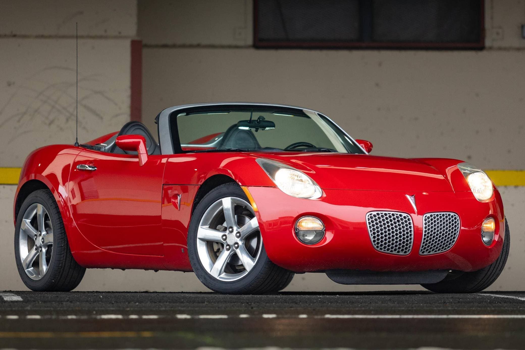 2007 Pontiac Solstice sold for $6,800