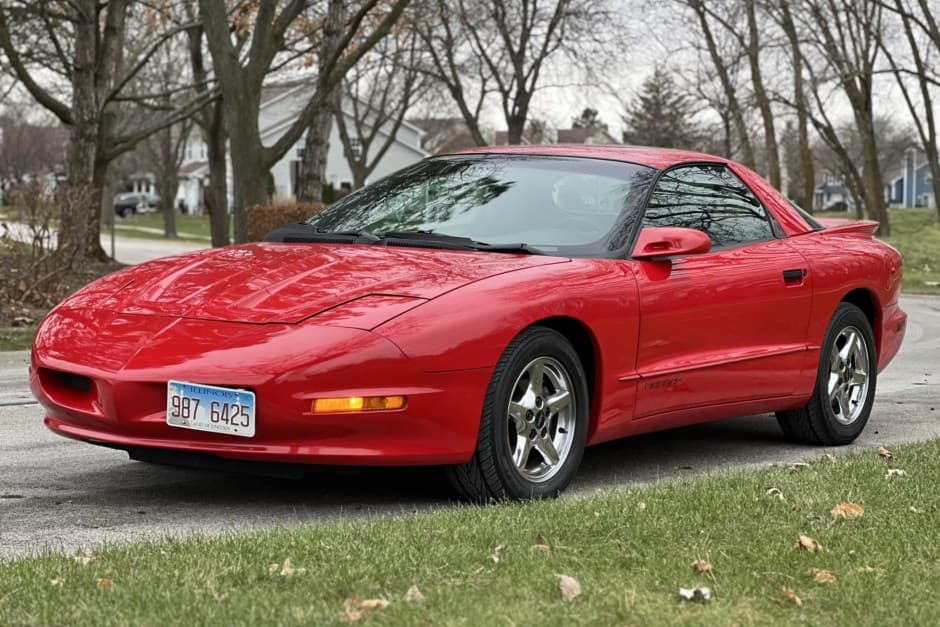 1997 Pontiac Firebird (1993-2002) sold for $7,800