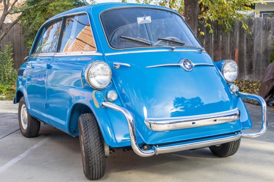 1959 BMW Isetta sold for $35,603
