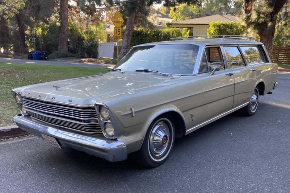 1966 Ford Country Sedan sold for $9,100
