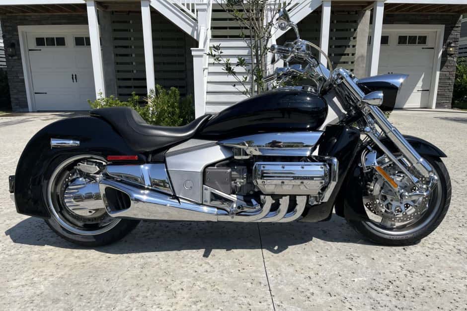 2004 Honda Rune sold for $16,800