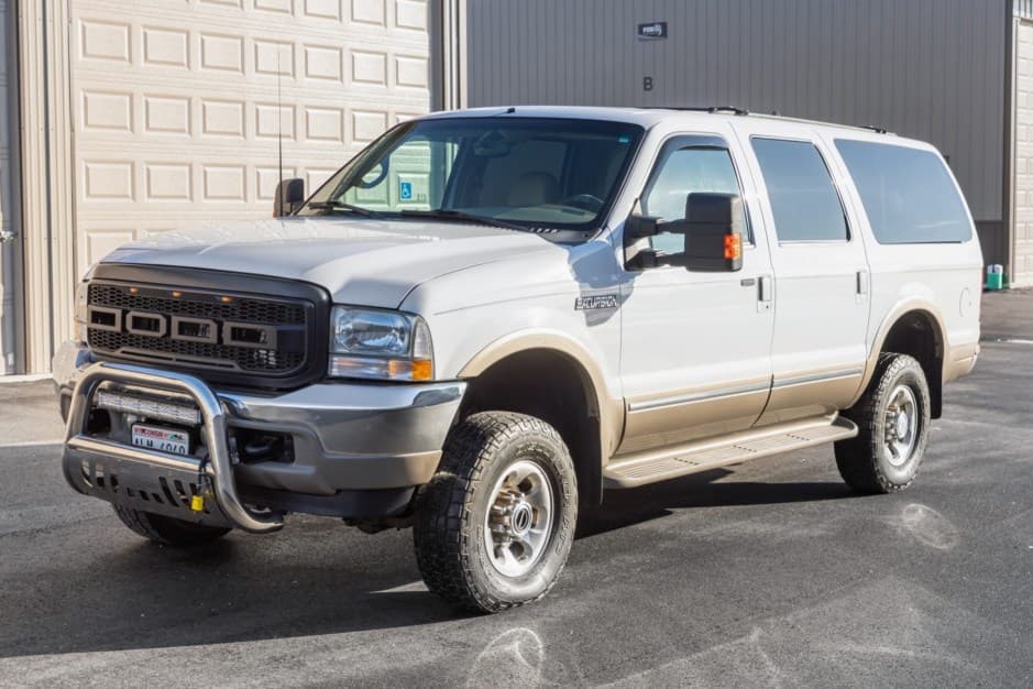 2002 Ford Excursion sold for $12,250