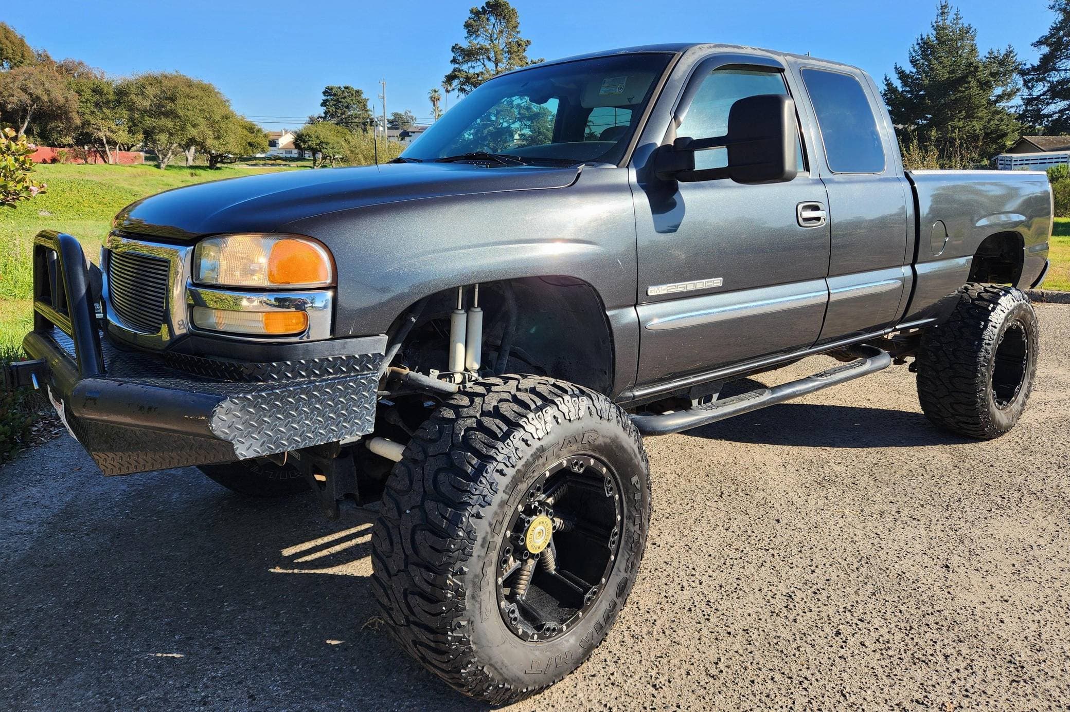 2005 GMC Sierra sold for $8,100