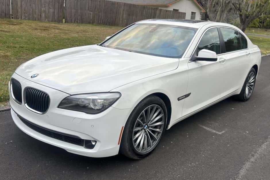 2011 BMW F01/F02 7-Series sold for $25,750