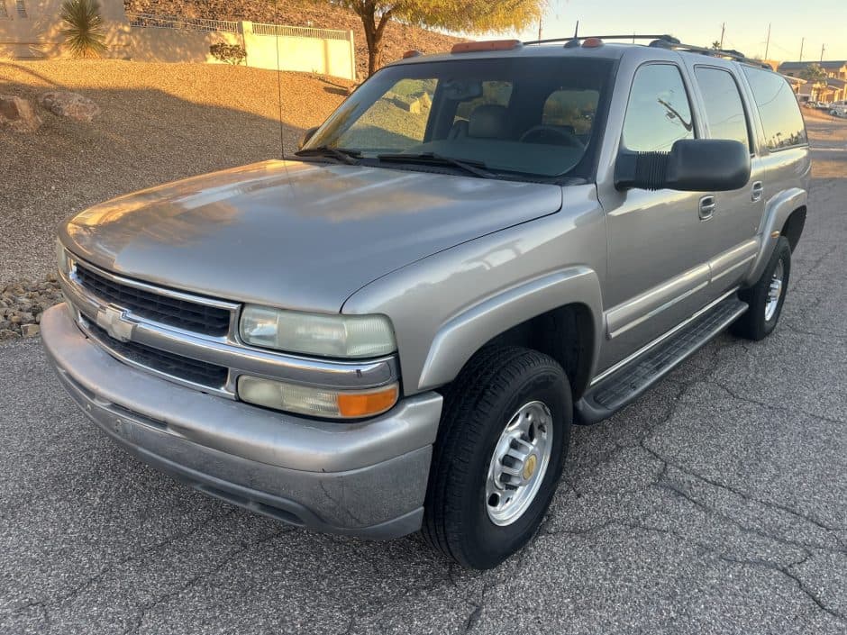 2003 Chevrolet Suburban (GMT800 2000-2006) sold for $13,000