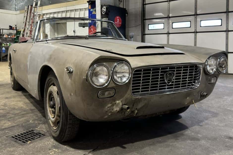 1962 Lancia Flaminia sold for $40,500