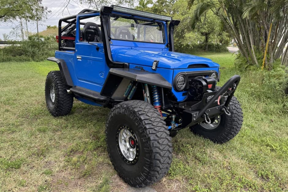 1975 Toyota Land Cruiser FJ40 sold for $26,000