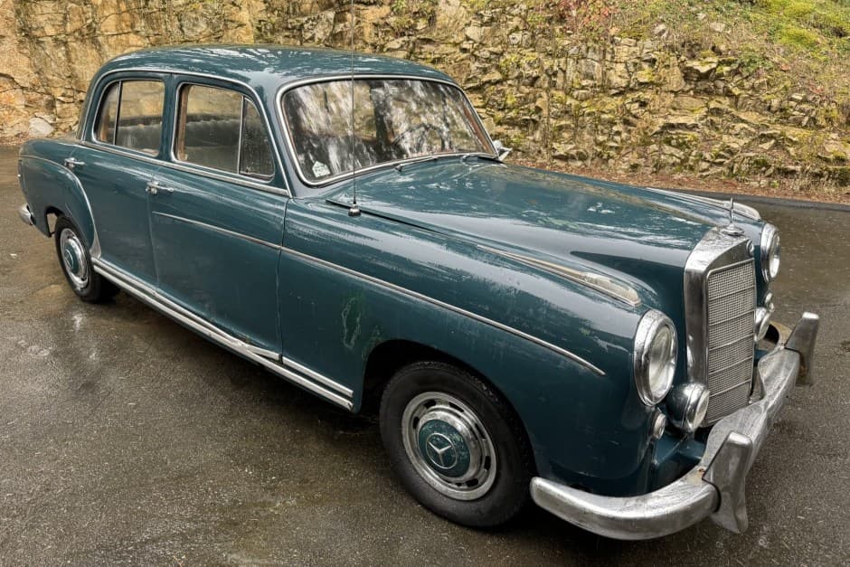 1959 Mercedes-Benz Ponton sold for $1,100