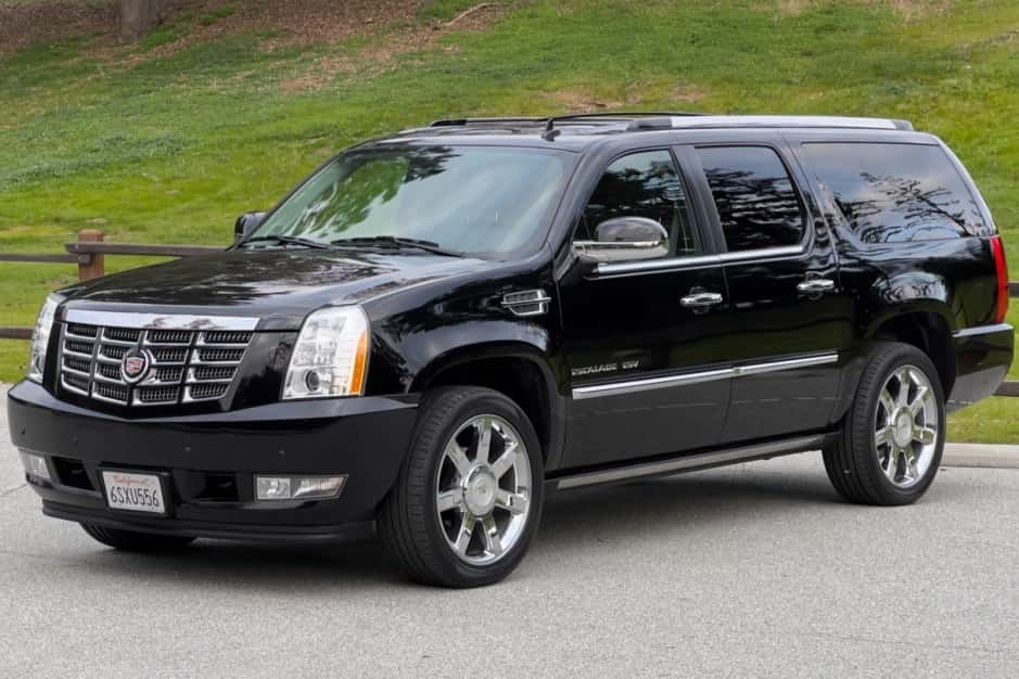 2011 Cadillac Escalade & EXT GMT900 (2007-2014) sold for $26,250