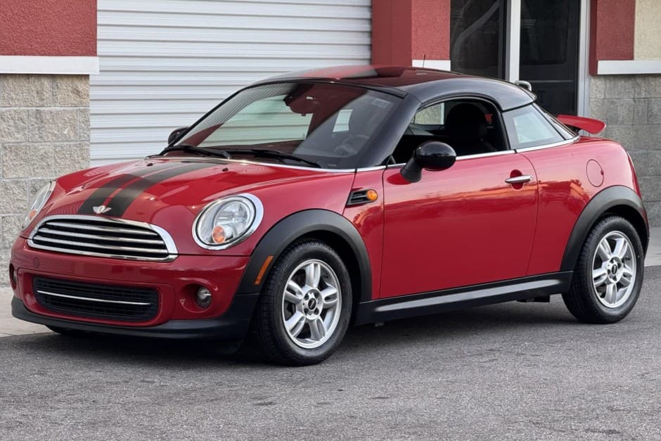 2012 Mini R58 & R59 Coupe & Roadster sold for $6,600