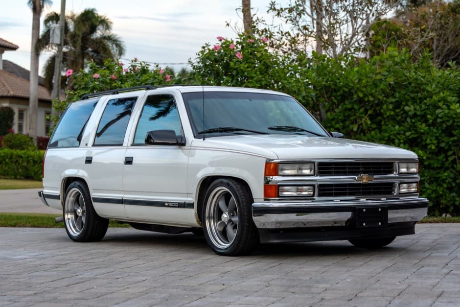 1996 Chevrolet Tahoe GMT400 sold for $15,500