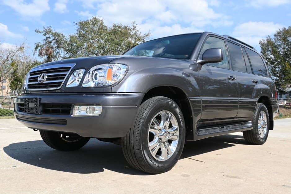 2005 Lexus LX470 sold for $33,000