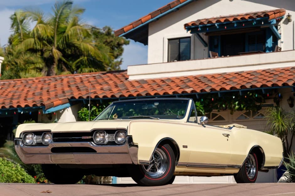 1967 Oldsmobile 442 sold for $47,250