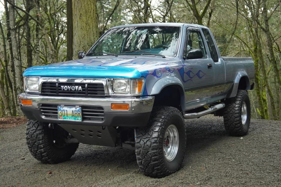 1990 Toyota Pickup (N80/90/100/110 1989-1997) sold for $13,000