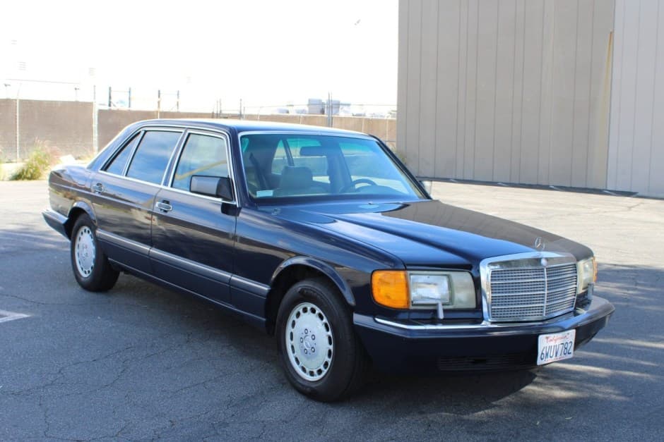 1991 Mercedes-Benz W126 S-Class sold for $10,750