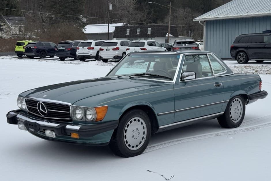 1986 Mercedes-Benz R107 SL sold for $30,250