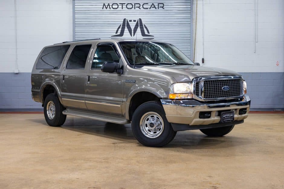2003 Ford Excursion sold for $9,000
